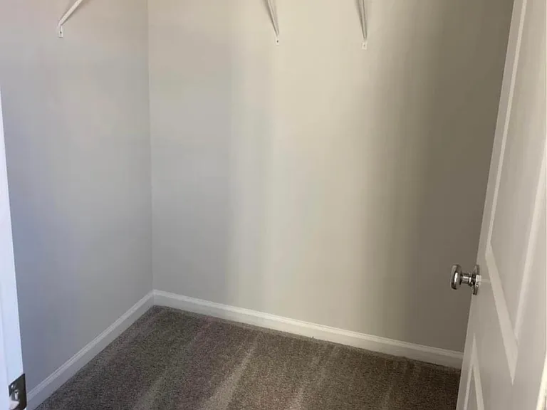 196 Liam St — Photo 8