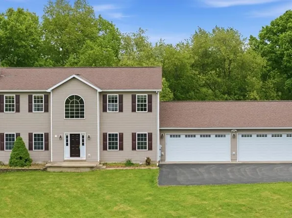 91 Green Manor Dr, Butler, PA 16002