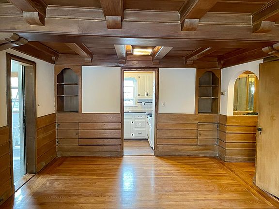 4th image of 38-22 218th St Floor 2&3