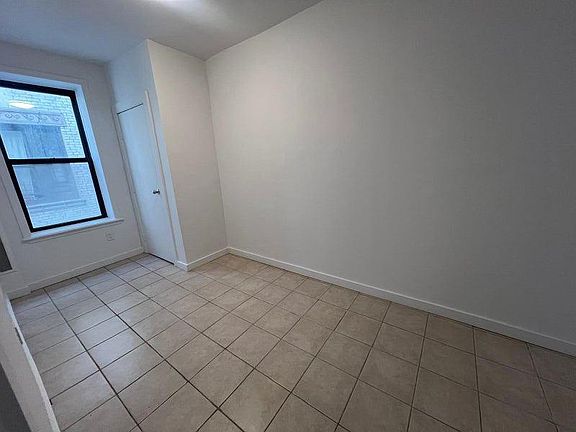 5th image of 601 W 14th St #44