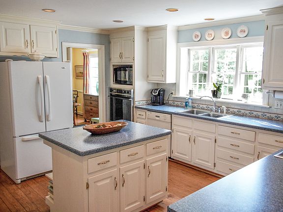 2nd image of 11950 Wexwood Dr