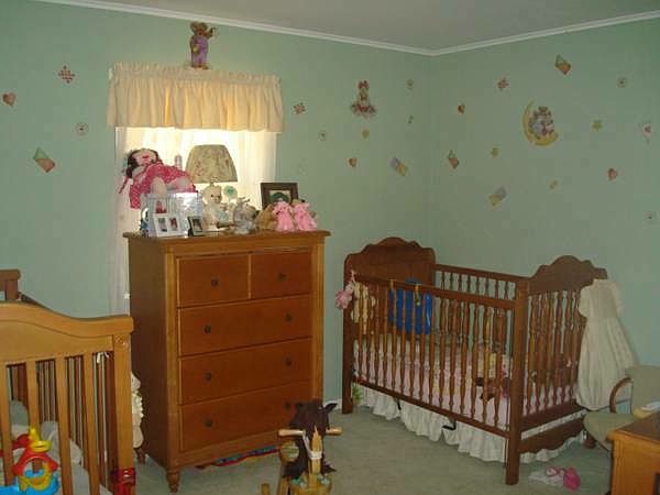 2nd image of 16 N Cherokee Ln