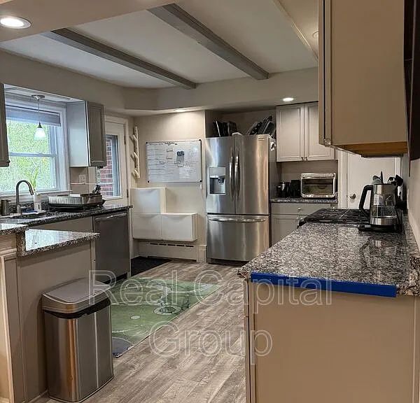 2204 Dean St — Photo 10