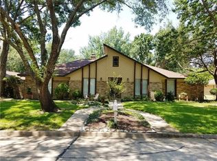 3621 Park Ridge Dr, Grand Prairie, TX 75052