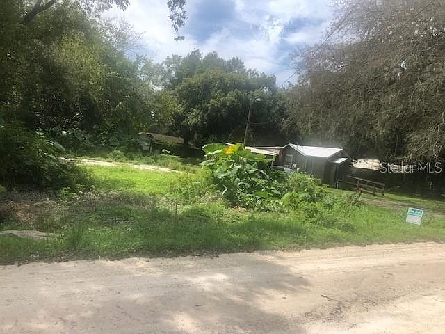 2nd image of 38548 Calumet Ave