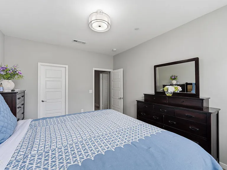 643 Winchester Dr — Photo 20
