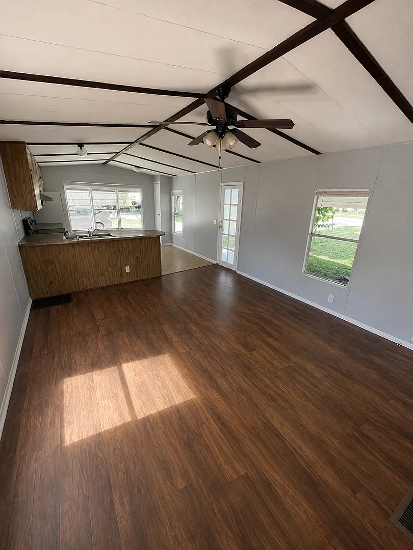 2BR/1BA Wesley Chapel Mobile Home w/ Carport Utilities Included! — Photo 3