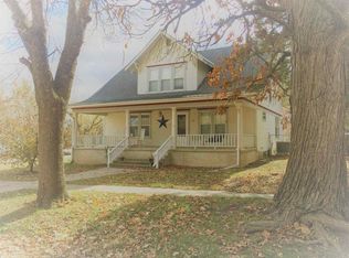 401 W 6th St, Woodbine, KS 67492