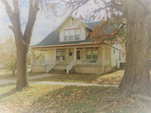 401 W 6th St, Woodbine, KS 67492