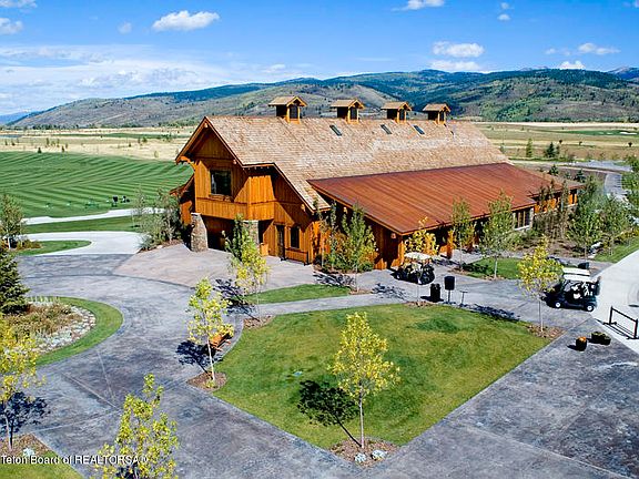 3rd image of 7 Blackfoot Ln