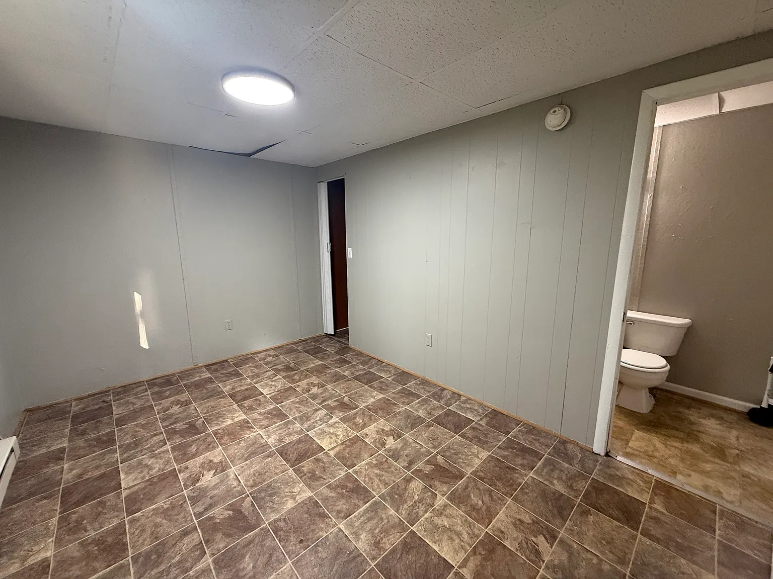 1 bed, 800 sqft, $695 — Photo 2