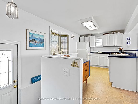 5th image of 13165 Lakeshore Rd