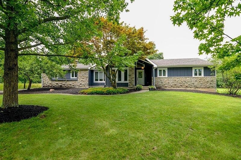 1st image of 229 Country Club Dr