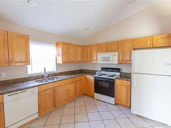 5th image of 608 Heather Glen Loop