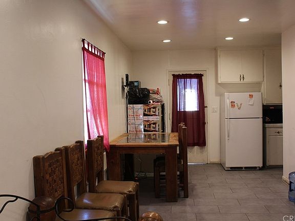5th image of 7226 Camellia Ave