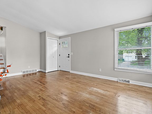 5th image of 704 Flamingo Ave
