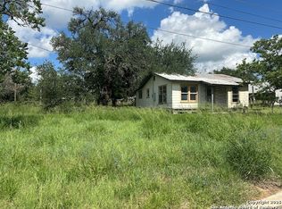 1207 & 1209 Florida, Pleasanton, TX 78064