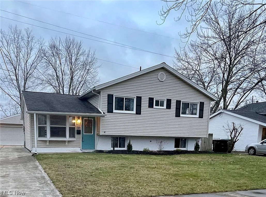 737 Thornwood Blvd photo 1