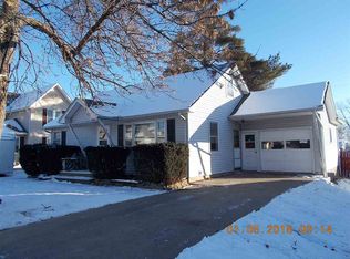 607 S 2nd St, Maquoketa, IA 52060
