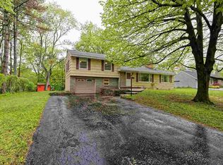 29 Saint Stephens Ln E, Glenville, NY 12302