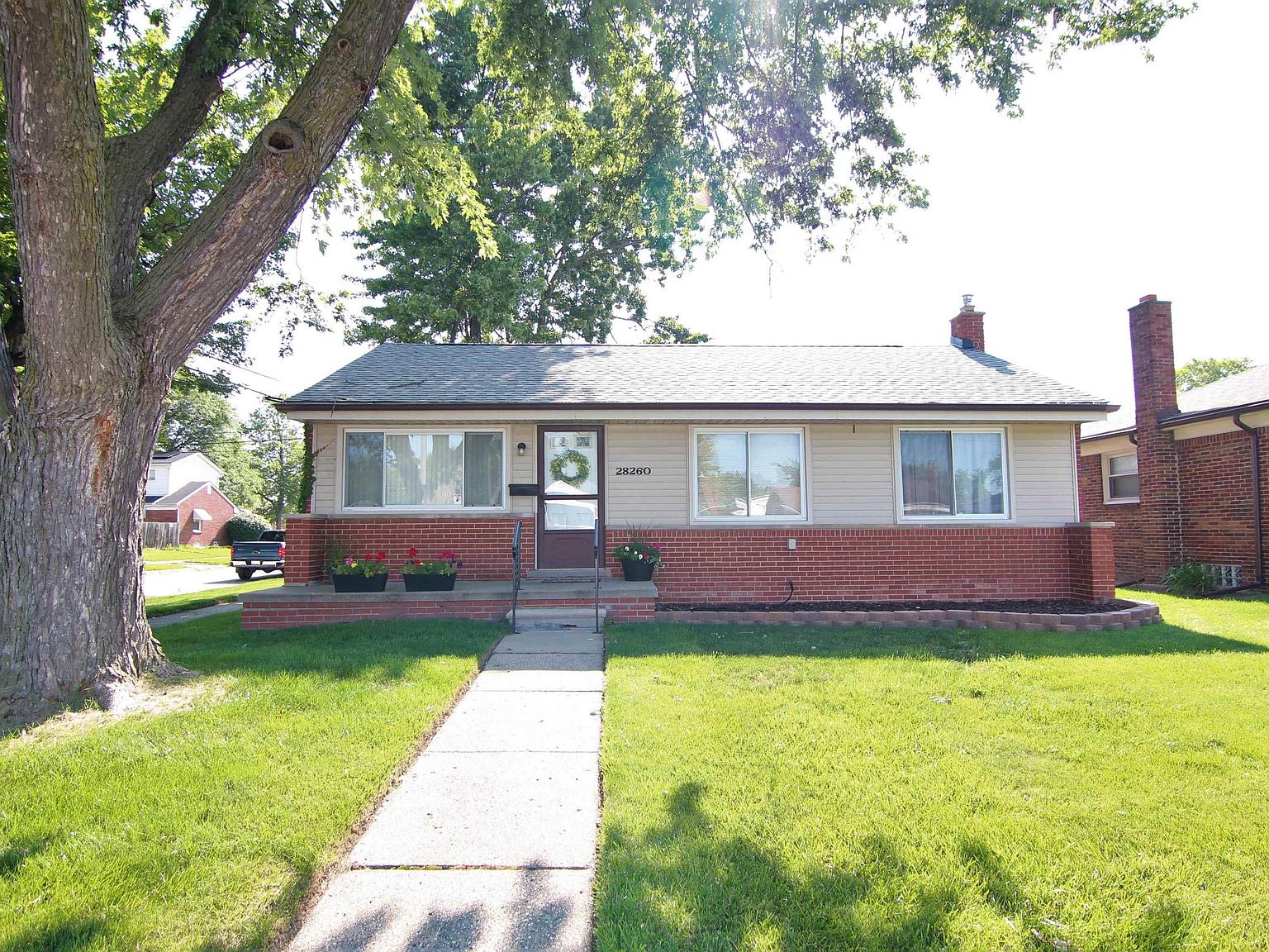 28260 Fountain St, Roseville, MI 48066 Zillow