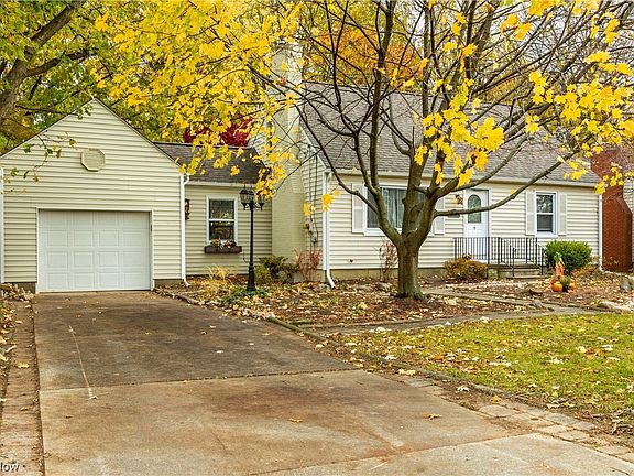 2nd image of 1001 Rosealee Ave