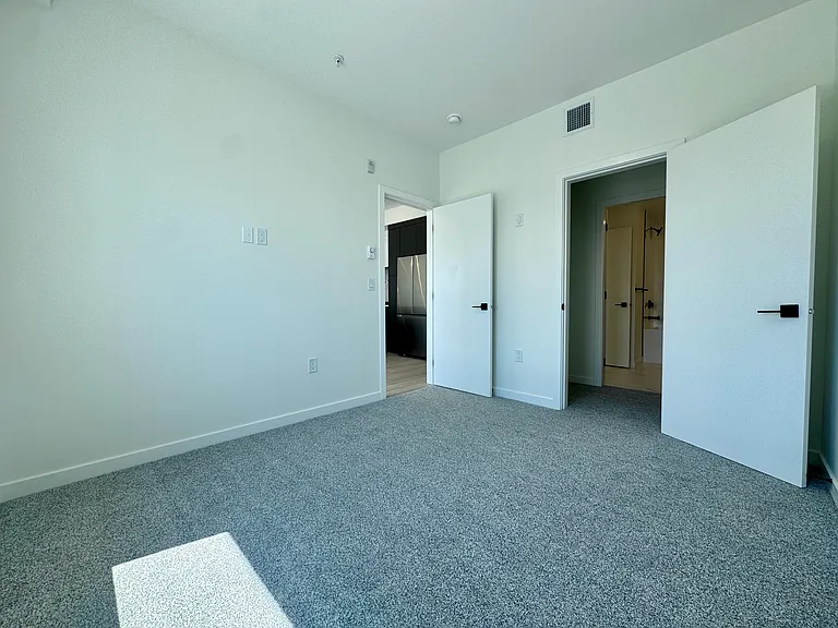 19310 Fraser Hwy — Photo 6