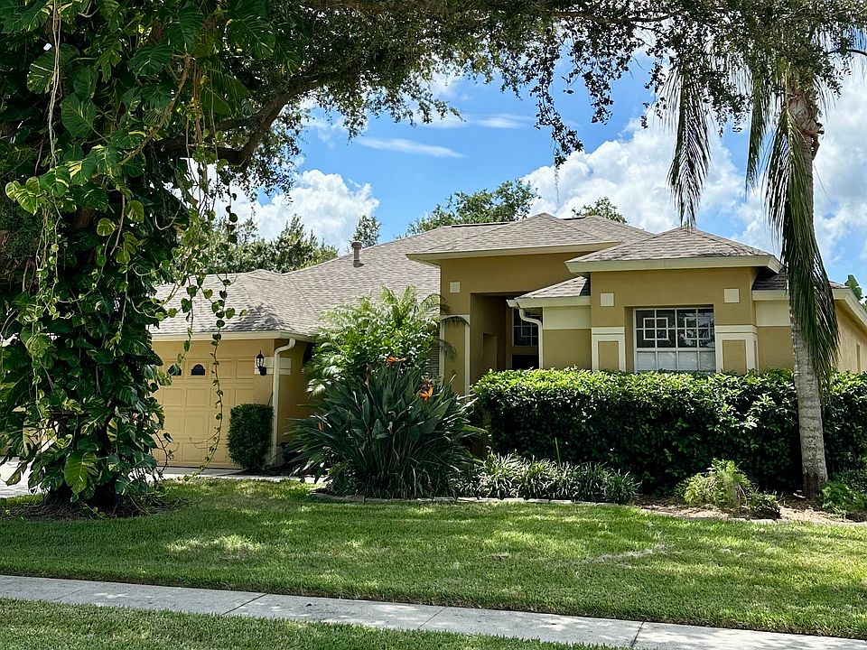 4/3 with 3 car garage, pool and large fenced back yard