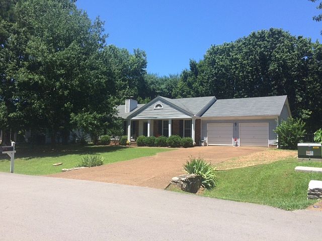 1st image of 705 Riverview Dr