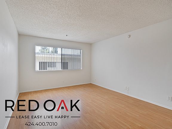 5th image of 15600 1/2 Vanowen St #224