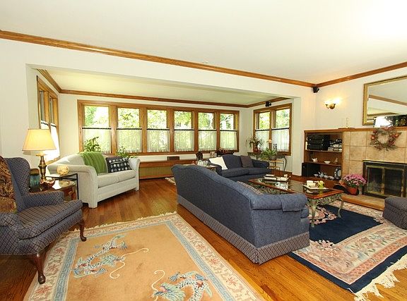 4th image of 818 N Elmwood Ave