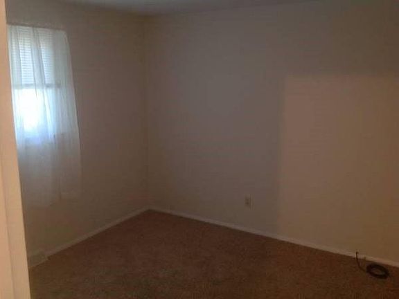 4th image of 327 Boyce Park Dr