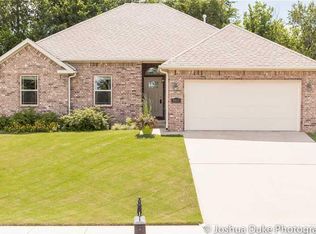 3609 W Clearwood Dr, Fayetteville, AR 72704