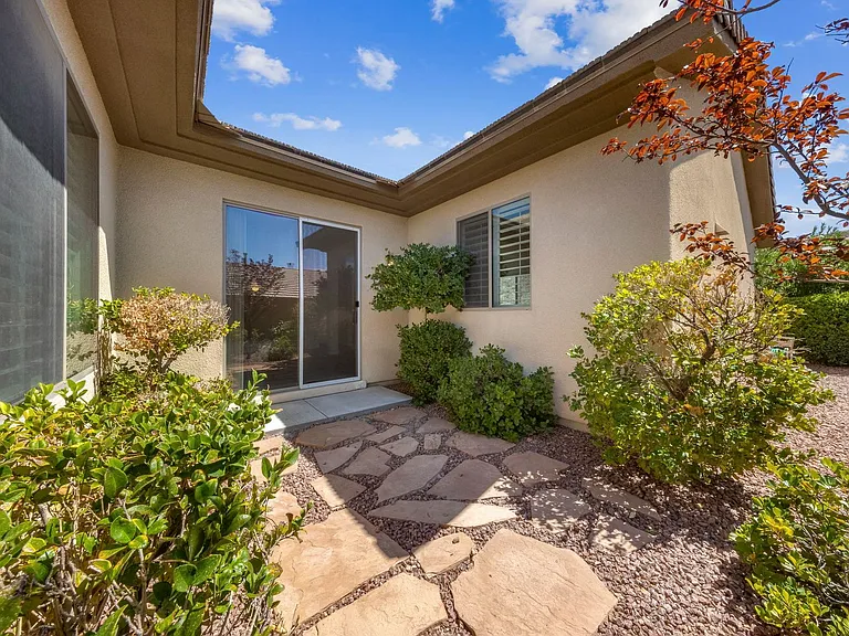 53 Stonemark Dr — Photo 35