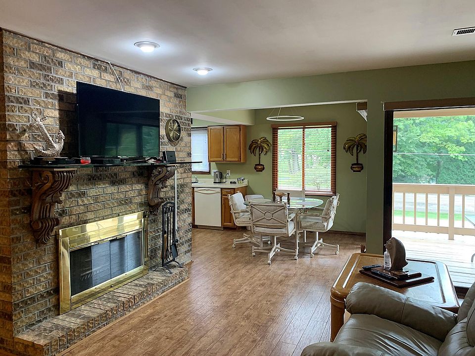 1st image of 705 S Lake Shore Dr Unit 2E