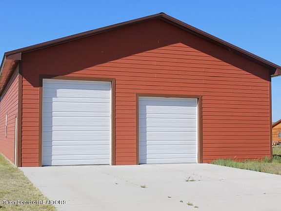 2nd image of 35 Granite Ln