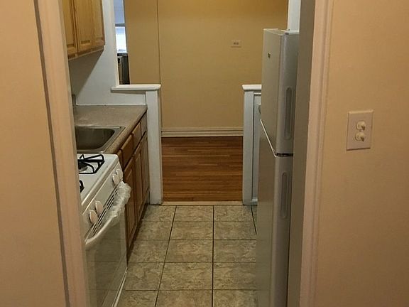 5th image of 739 W 186th St APT 3H