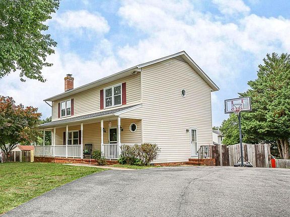 5th image of 800 Shamrock Dr