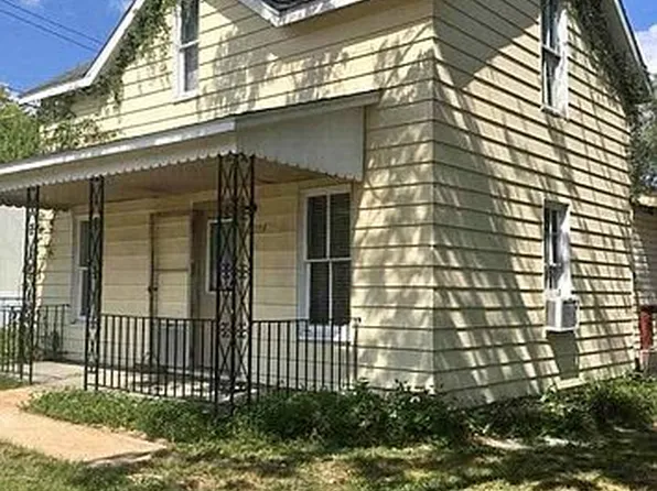 2714 W Delmar Ave, Godfrey, IL 62035