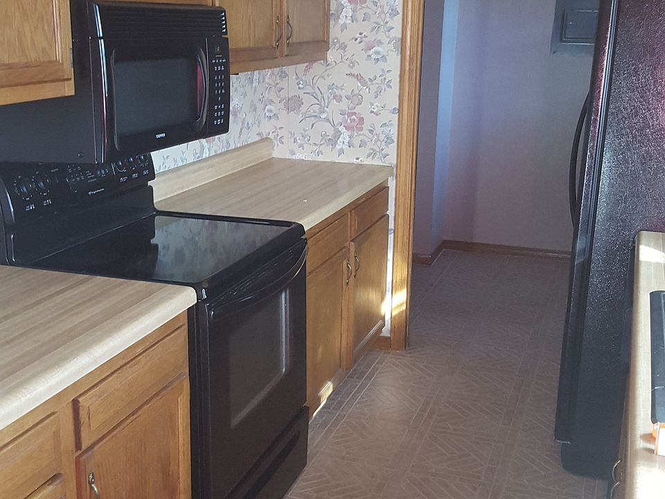 2nd image of 211 Shady Lane Ave