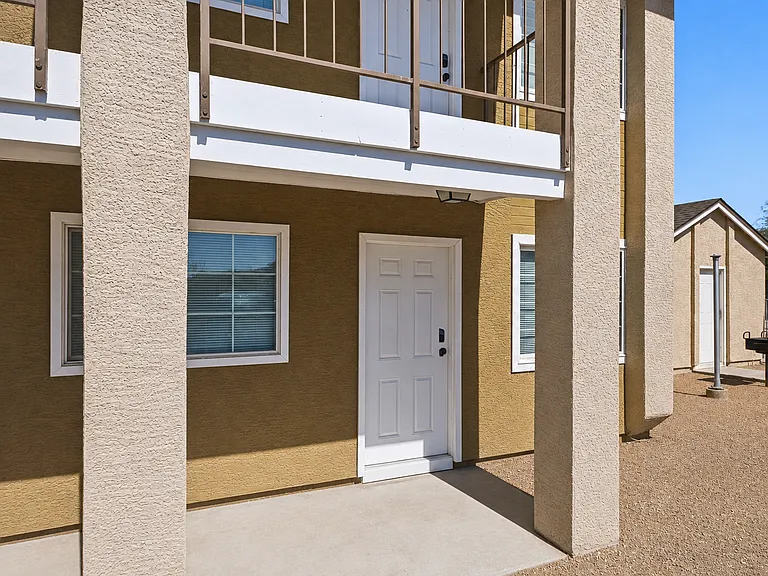 45 N Phyllis #109 — Photo 2