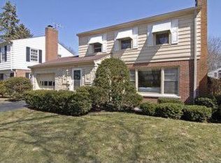 537 S Burton Pl, Arlington Heights, IL