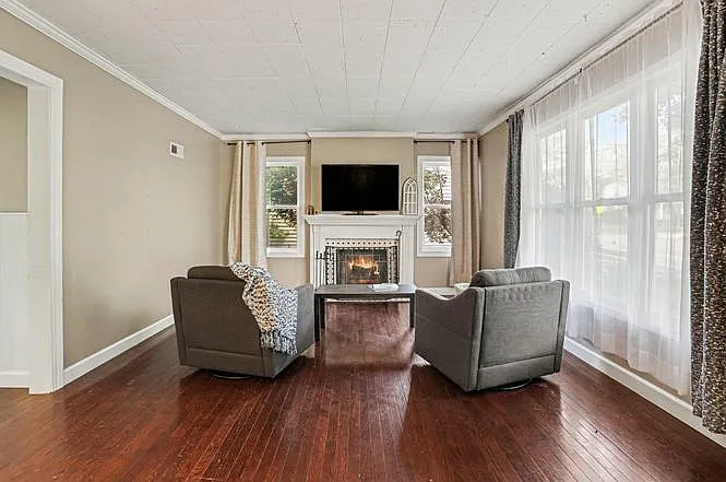 3 bed, 1.5 bath, 1260 sqft, $1,050 — Photo 3