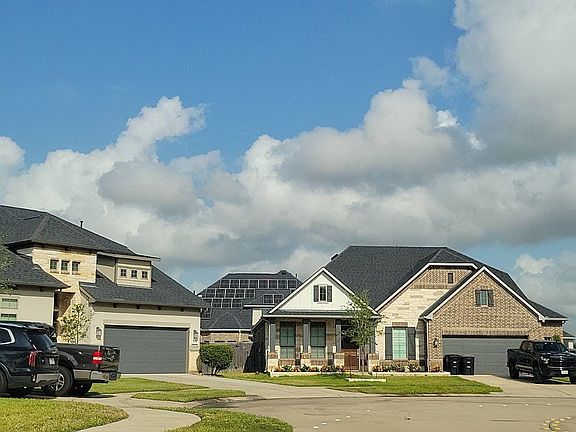 3rd image of 28510 Enclave Park Cir