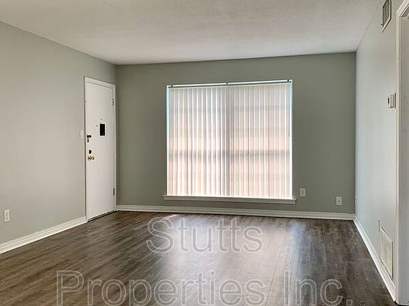 2nd image of 1975 Darby Dr APT A-7
