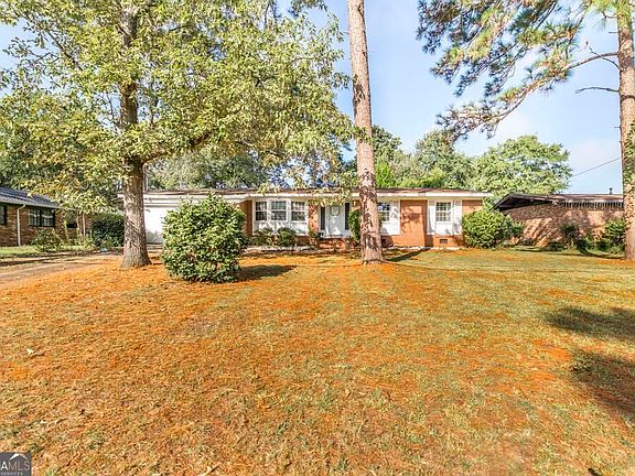 3rd image of 331 Clairmont Dr