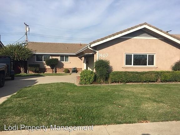 3rd image of 1407 Mariposa Way