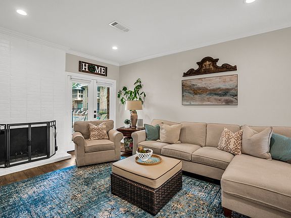 4th image of 10716 Park Village Pl #B