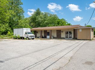 525 Rockbridge Rd, Oliver Springs, TN 37840