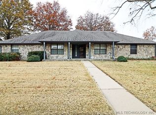 4501 Rolling Meadows Rd, Bartlesville, OK 74006